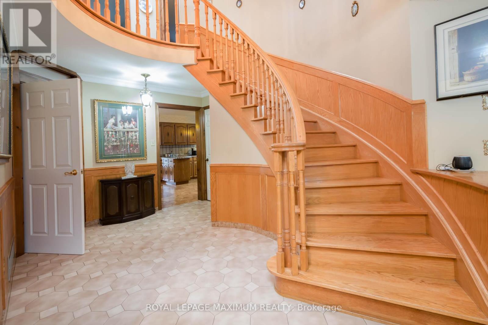 119 Glen Long Avenue, Toronto, Ontario  M6B 2M4 - Photo 4 - W12476922