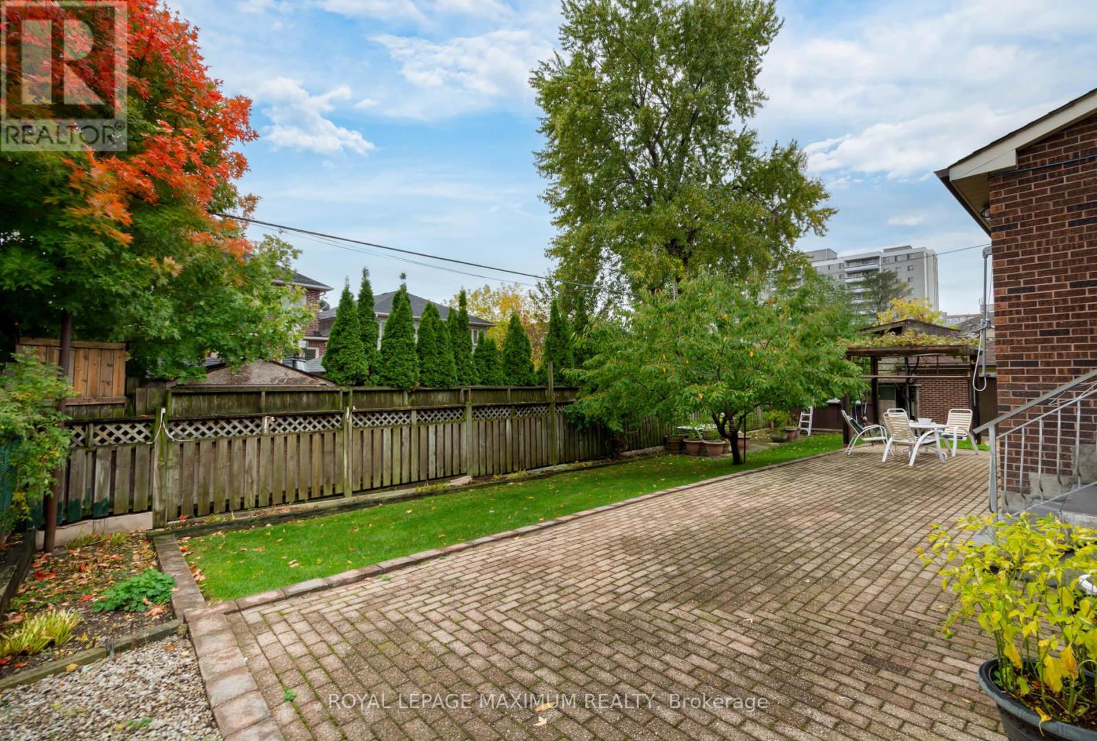 119 Glen Long Avenue, Toronto, Ontario  M6B 2M4 - Photo 41 - W12476922
