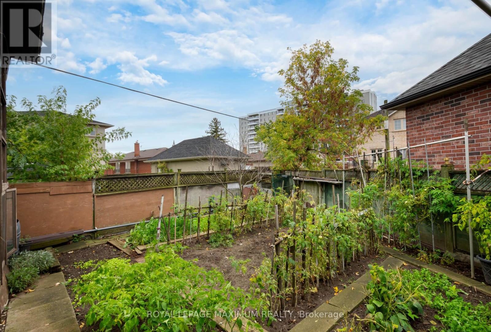 119 Glen Long Avenue, Toronto, Ontario  M6B 2M4 - Photo 43 - W12476922