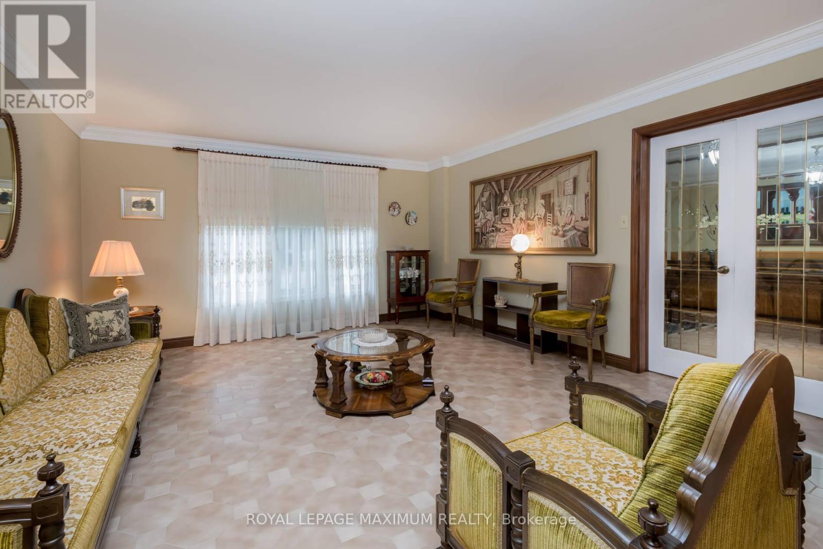 119 Glen Long Avenue, Toronto, Ontario  M6B 2M4 - Photo 6 - W12476922