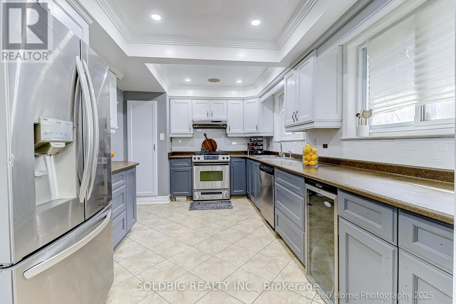 8 Haslemere Avenue, Brampton, Ontario  L6W 2X4 - Photo 20 - W12476928