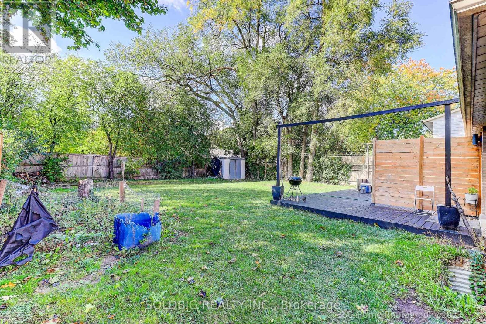8 Haslemere Avenue, Brampton, Ontario  L6W 2X4 - Photo 38 - W12476928