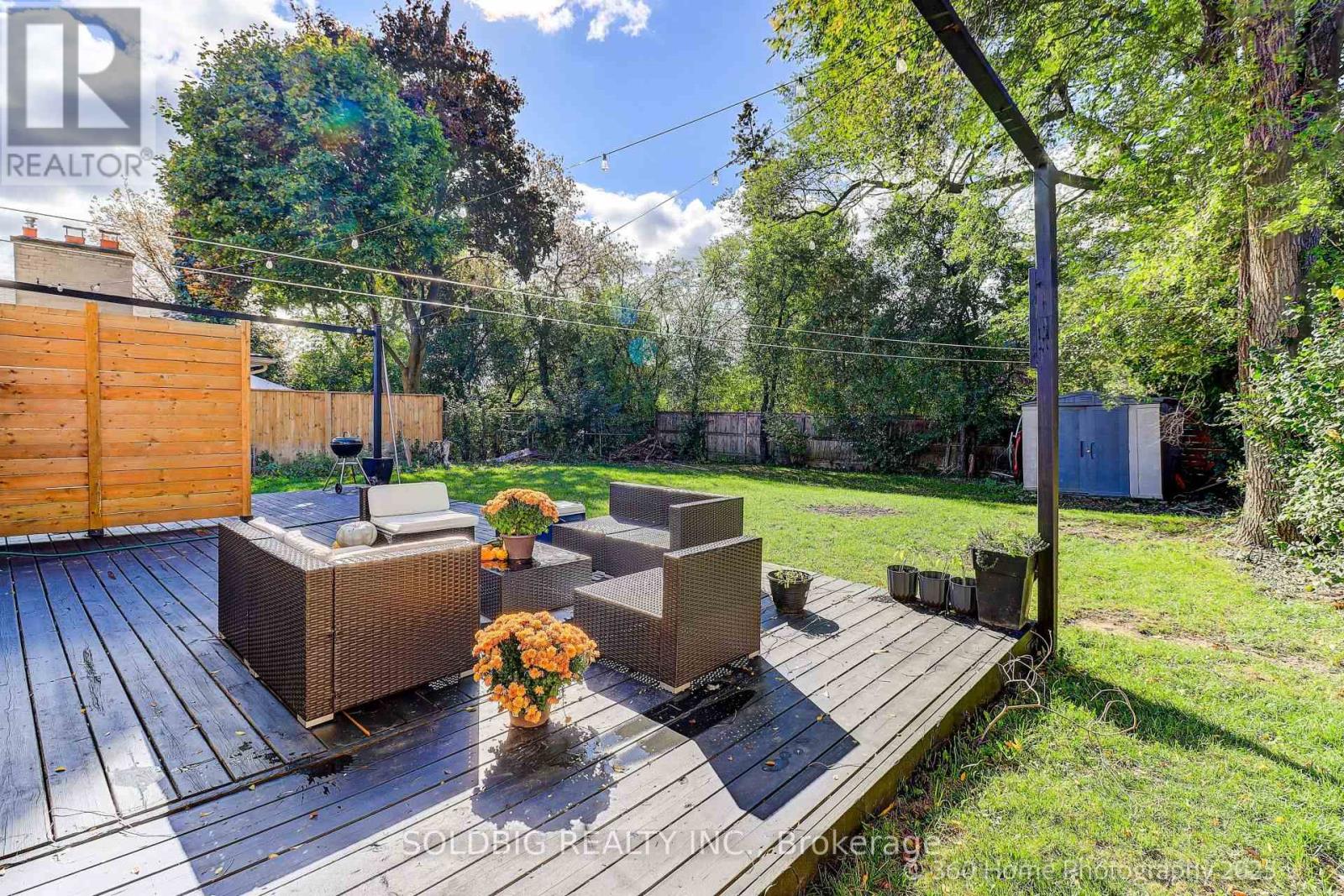 8 Haslemere Avenue, Brampton, Ontario  L6W 2X4 - Photo 40 - W12476928