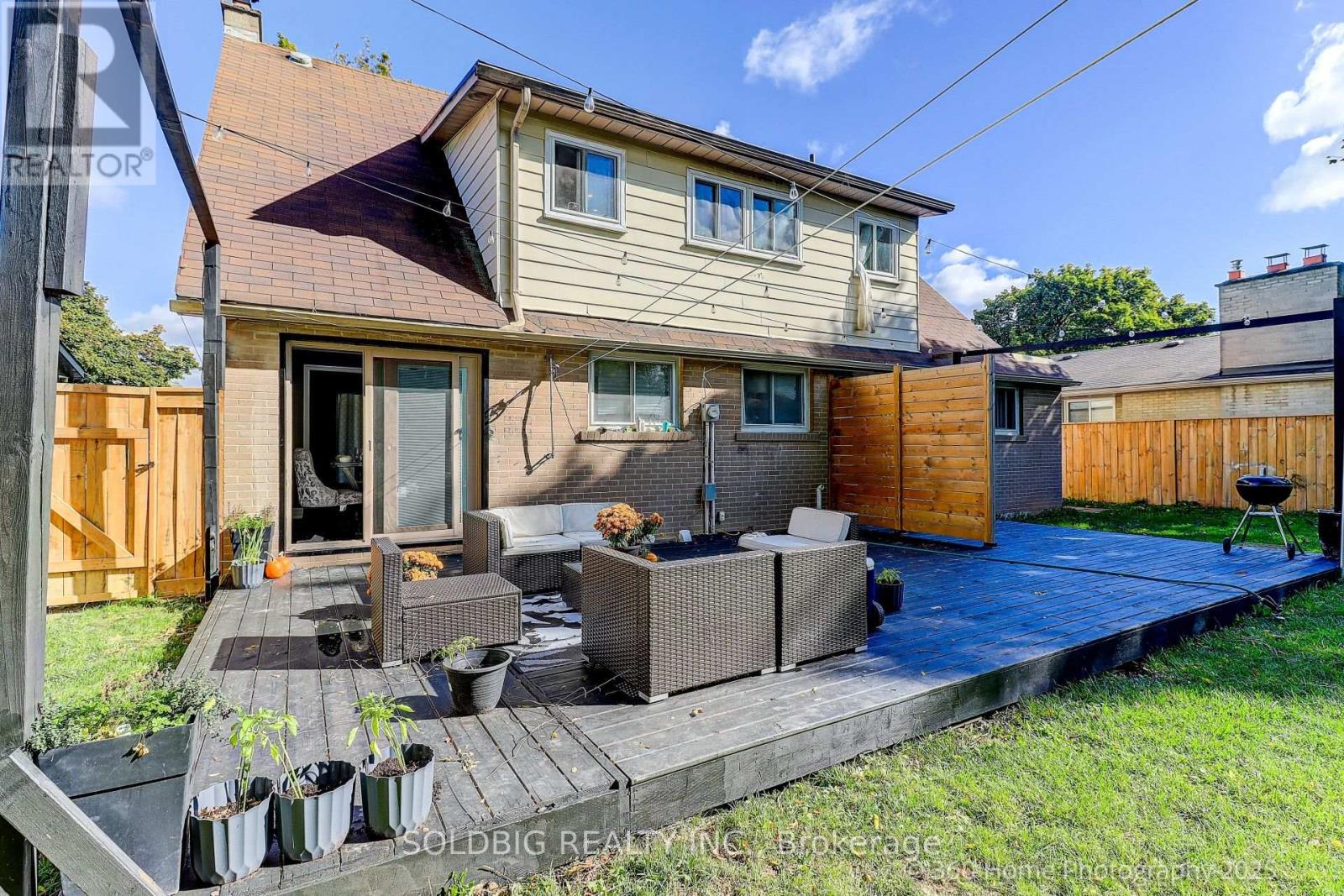 8 Haslemere Avenue, Brampton, Ontario  L6W 2X4 - Photo 41 - W12476928