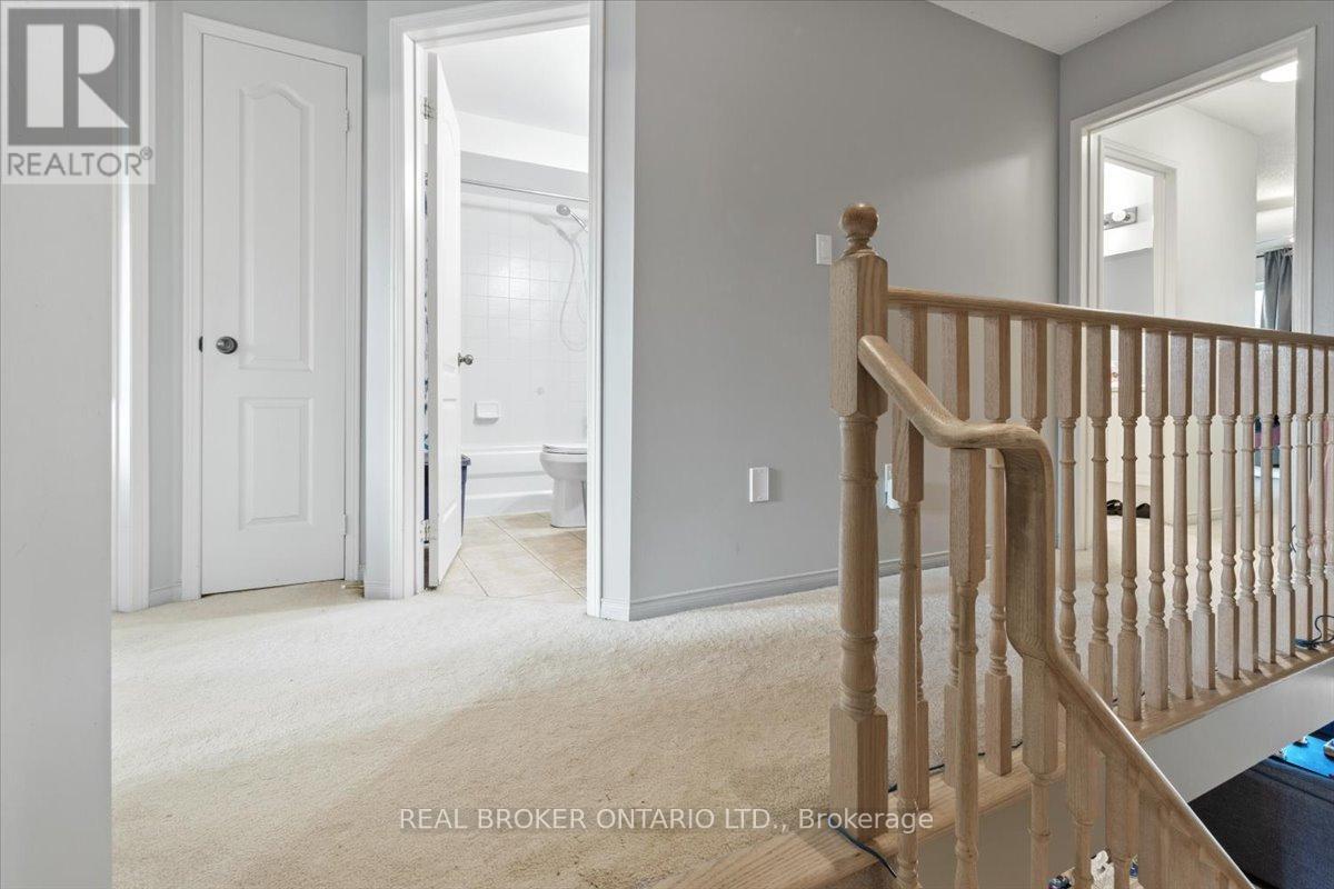 2069 Glenhampton Road, Oakville, Ontario  L6M 3W9 - Photo 12 - W12476934
