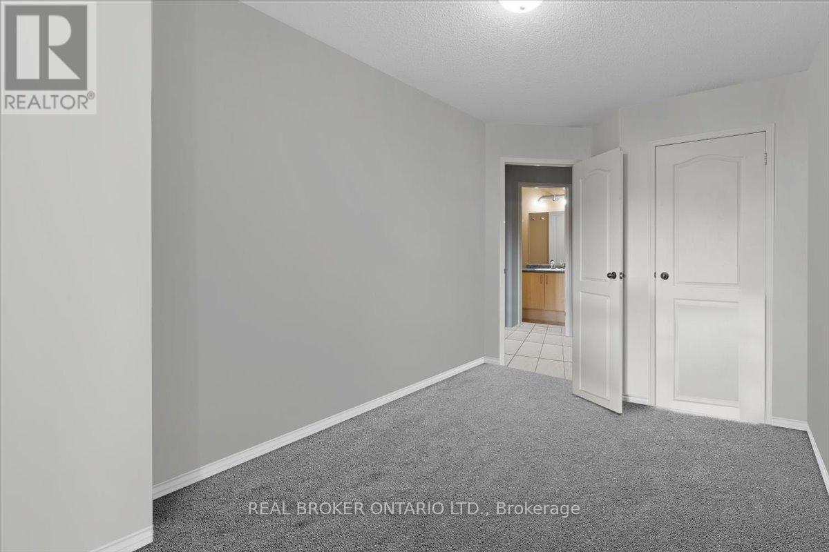 2069 Glenhampton Road, Oakville, Ontario  L6M 3W9 - Photo 15 - W12476934