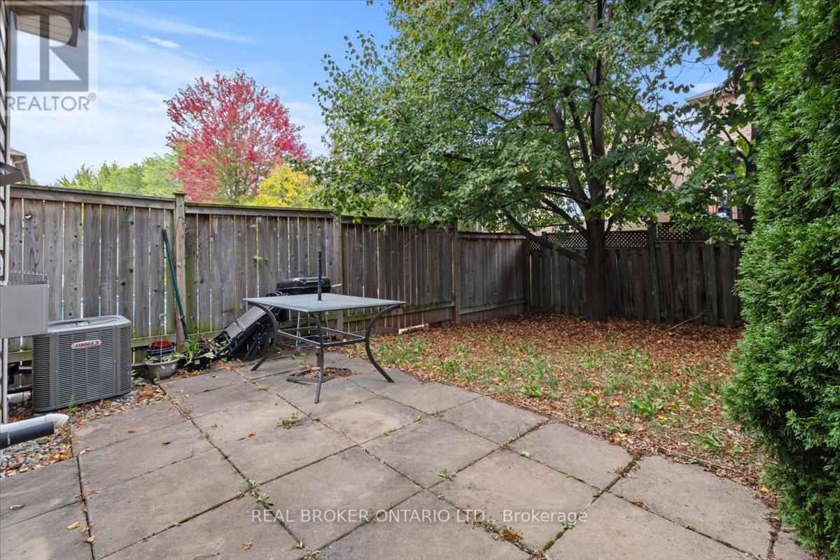 2069 Glenhampton Road, Oakville, Ontario  L6M 3W9 - Photo 22 - W12476934