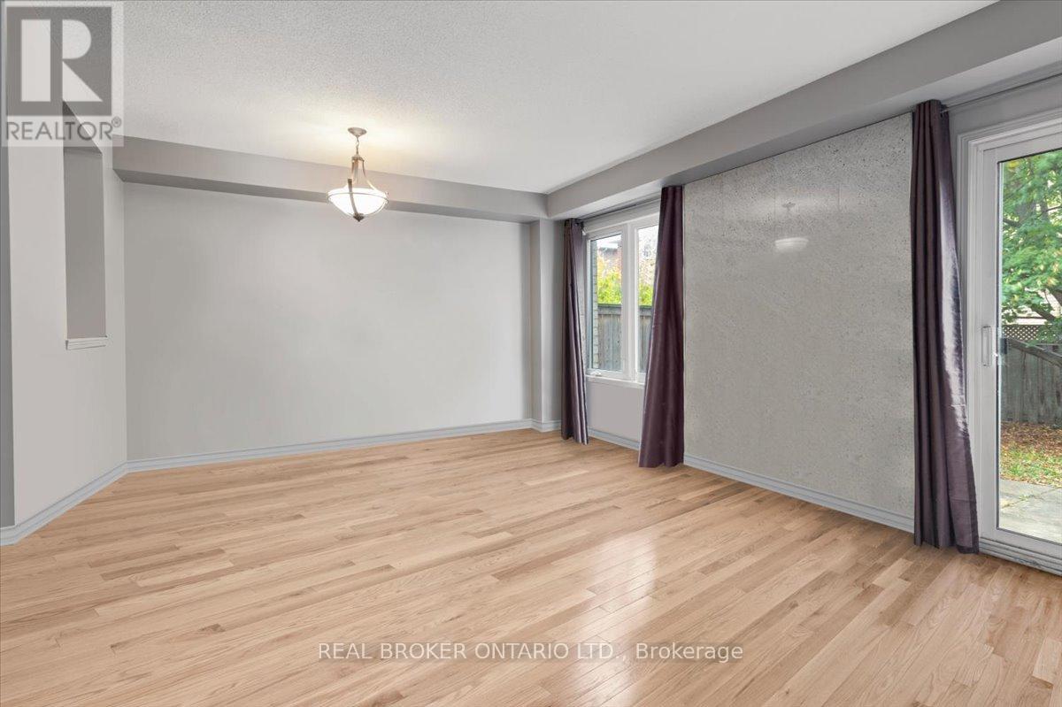 2069 Glenhampton Road, Oakville, Ontario  L6M 3W9 - Photo 9 - W12476934