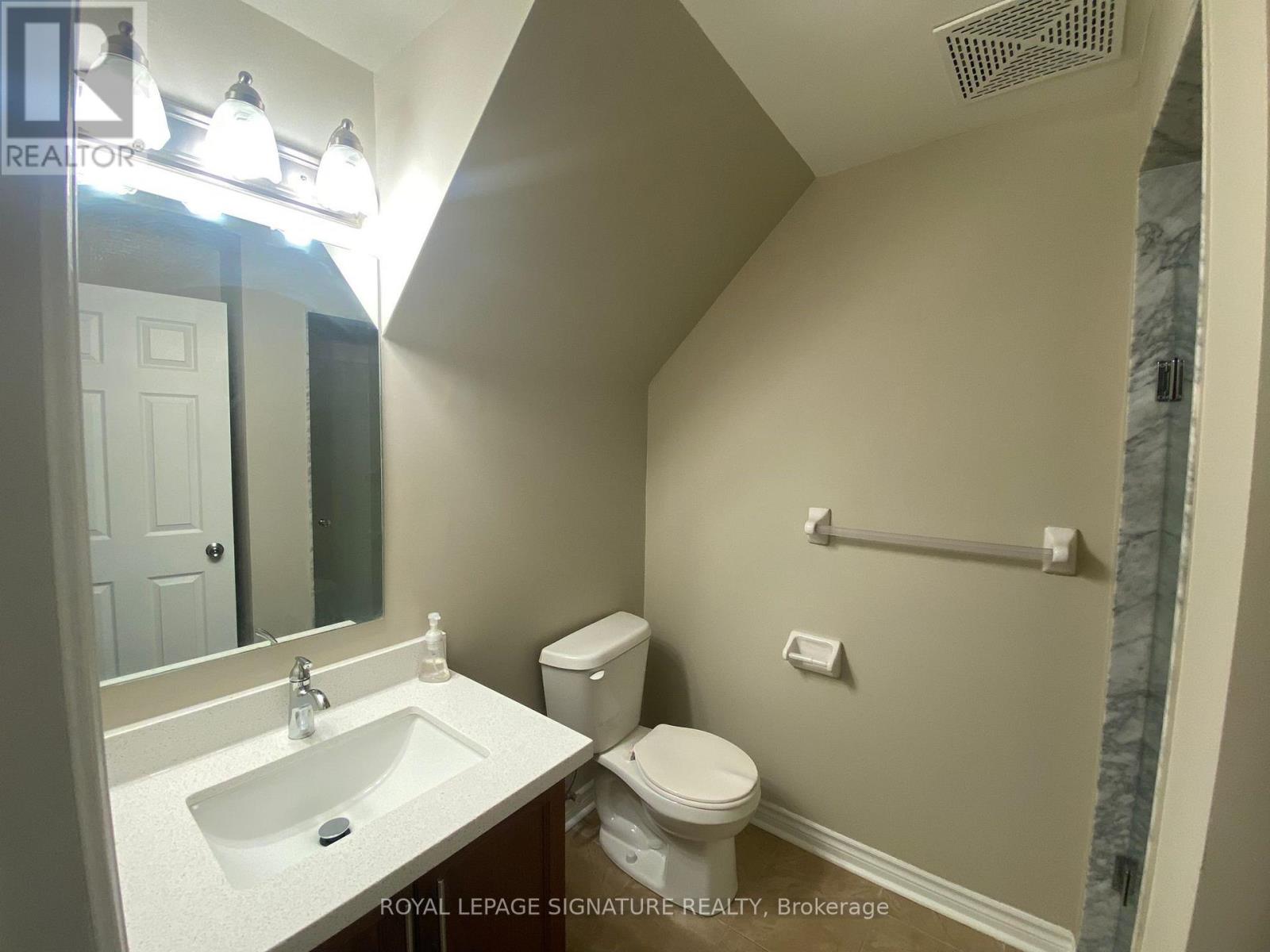 32-02 - 2420 Baronwood Drive, Oakville, Ontario  L6M 0J7 - Photo 10 - W12476946