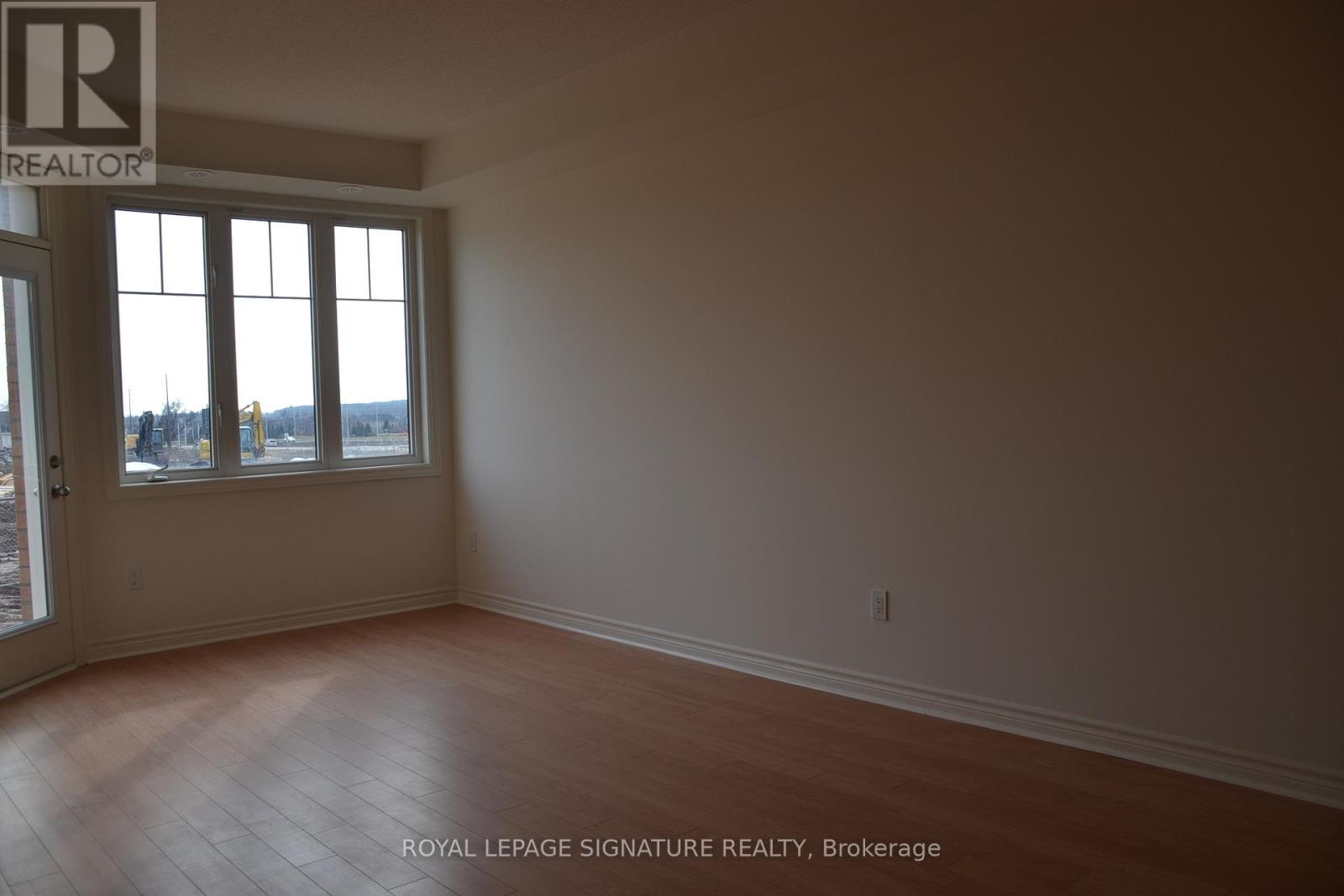 32-02 - 2420 Baronwood Drive, Oakville, Ontario  L6M 0J7 - Photo 2 - W12476946