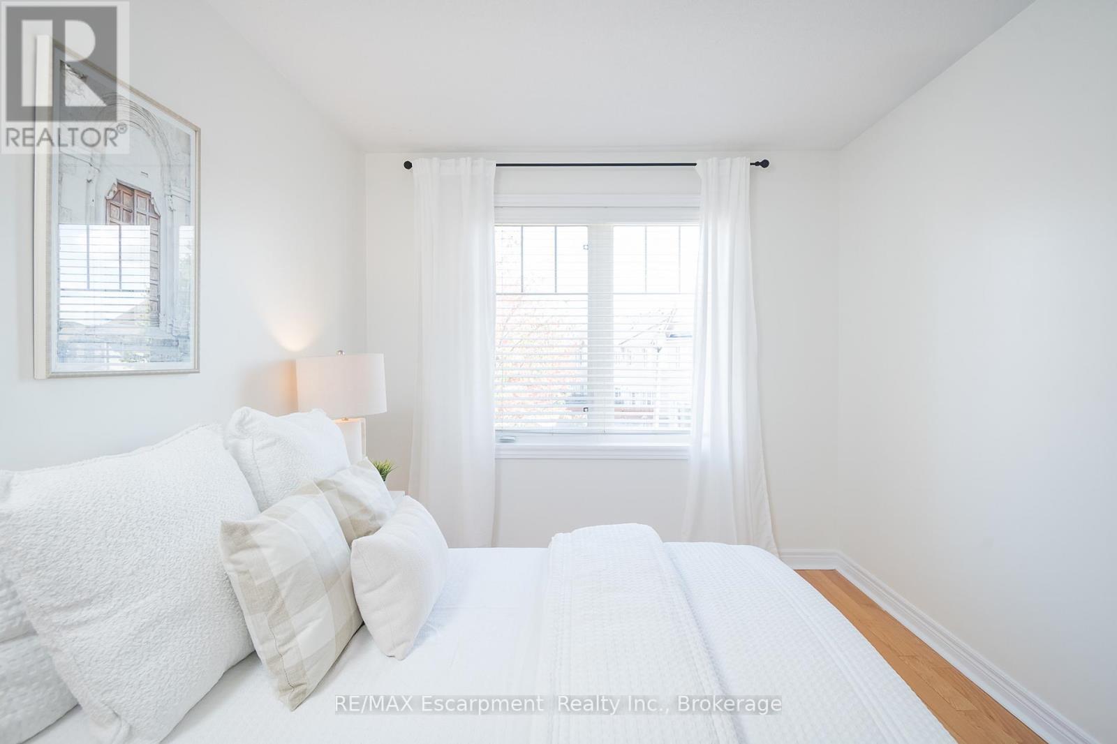 10 Cedarcrest Street, Caledon, Ontario  L7C 3P9 - Photo 25 - W12476983