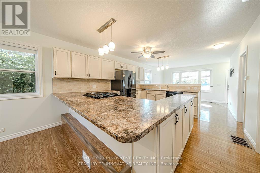 Main - 70 St Clair Avenue, Kitchener, Ontario  N2M 3Z4 - Photo 12 - X12476843