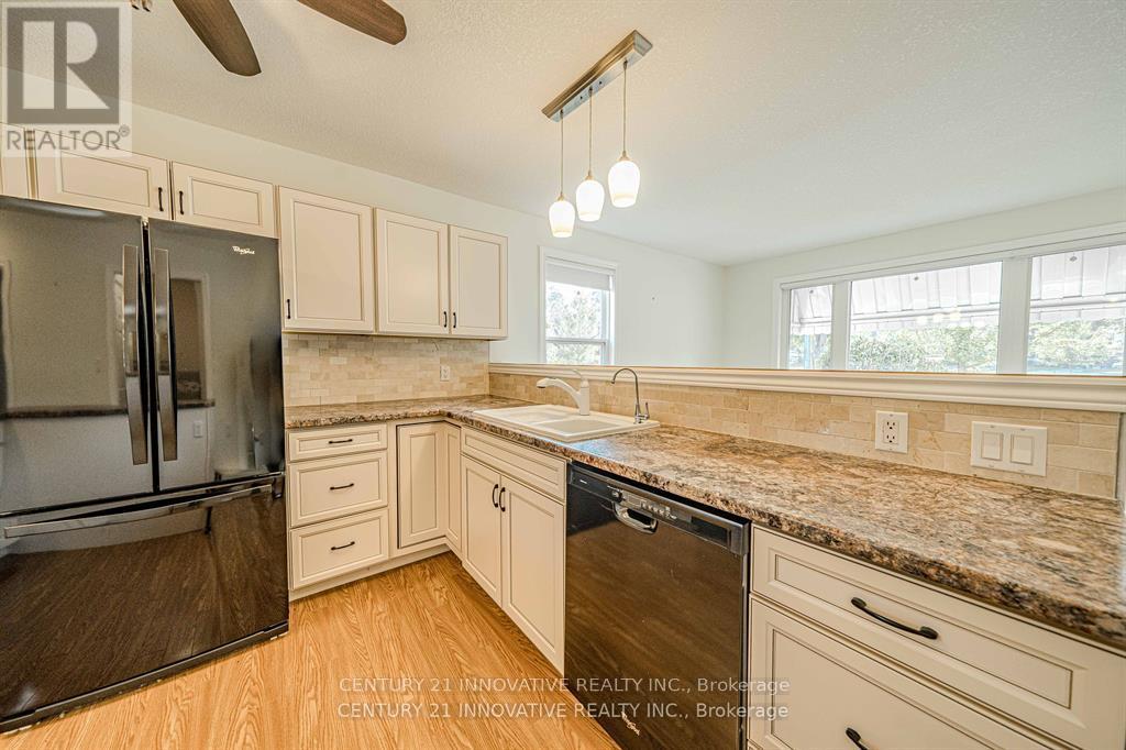 Main - 70 St Clair Avenue, Kitchener, Ontario  N2M 3Z4 - Photo 15 - X12476843