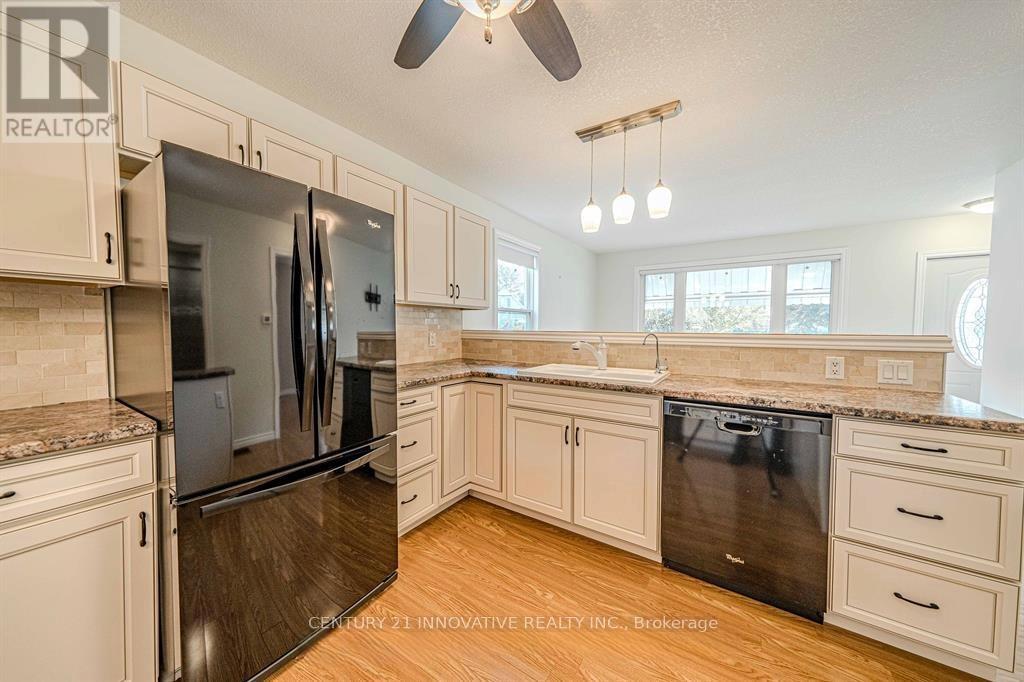 Main - 70 St Clair Avenue, Kitchener, Ontario  N2M 3Z4 - Photo 19 - X12476843