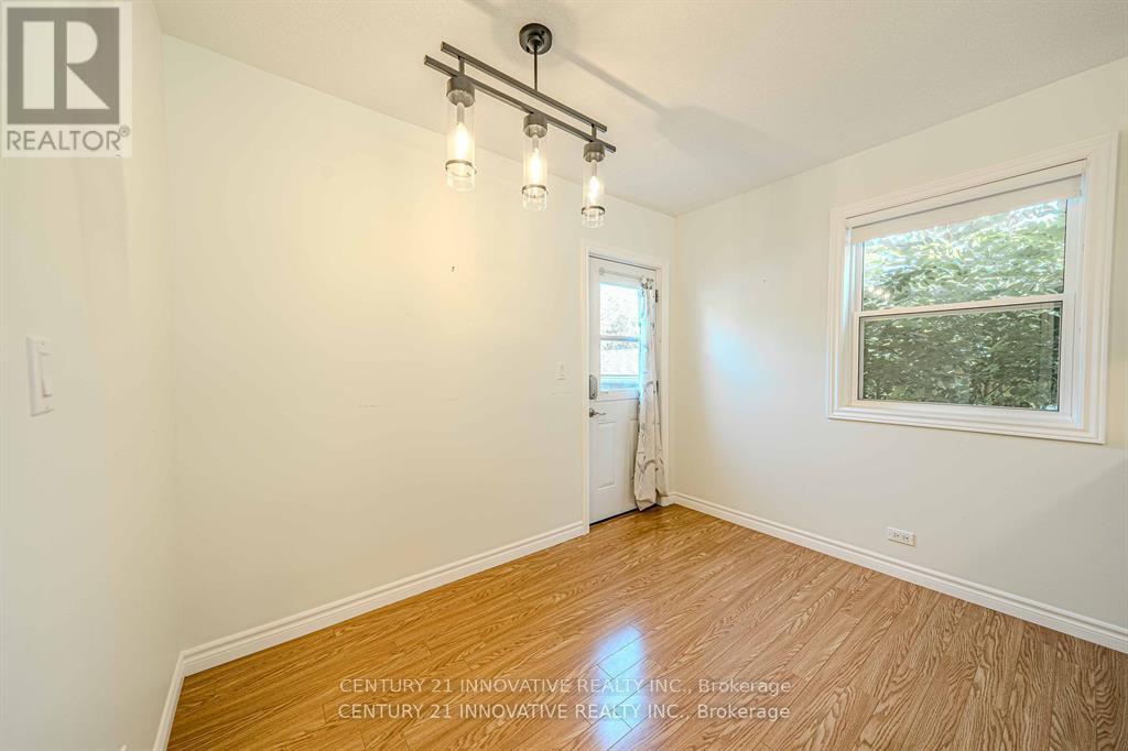 Main - 70 St Clair Avenue, Kitchener, Ontario  N2M 3Z4 - Photo 20 - X12476843