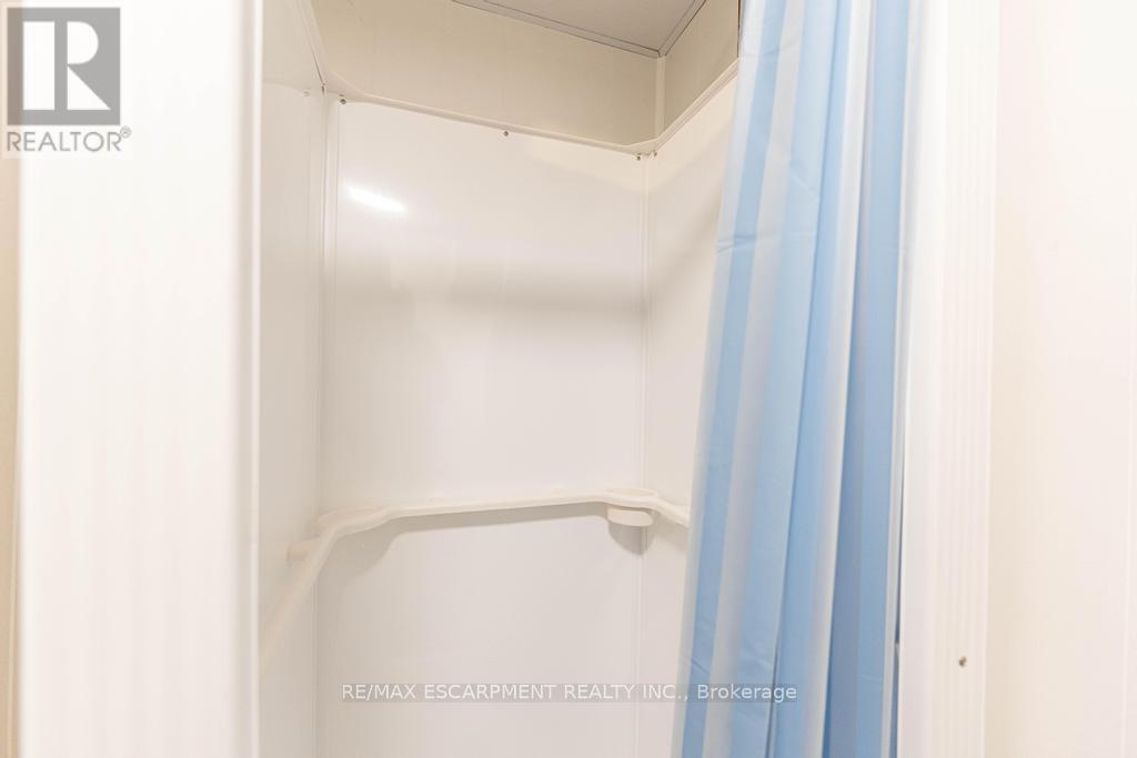 24 Hilda Street, Welland, Ontario  L3C 3N2 - Photo 16 - X12476851