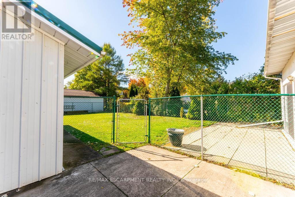 24 Hilda Street, Welland, Ontario  L3C 3N2 - Photo 17 - X12476851