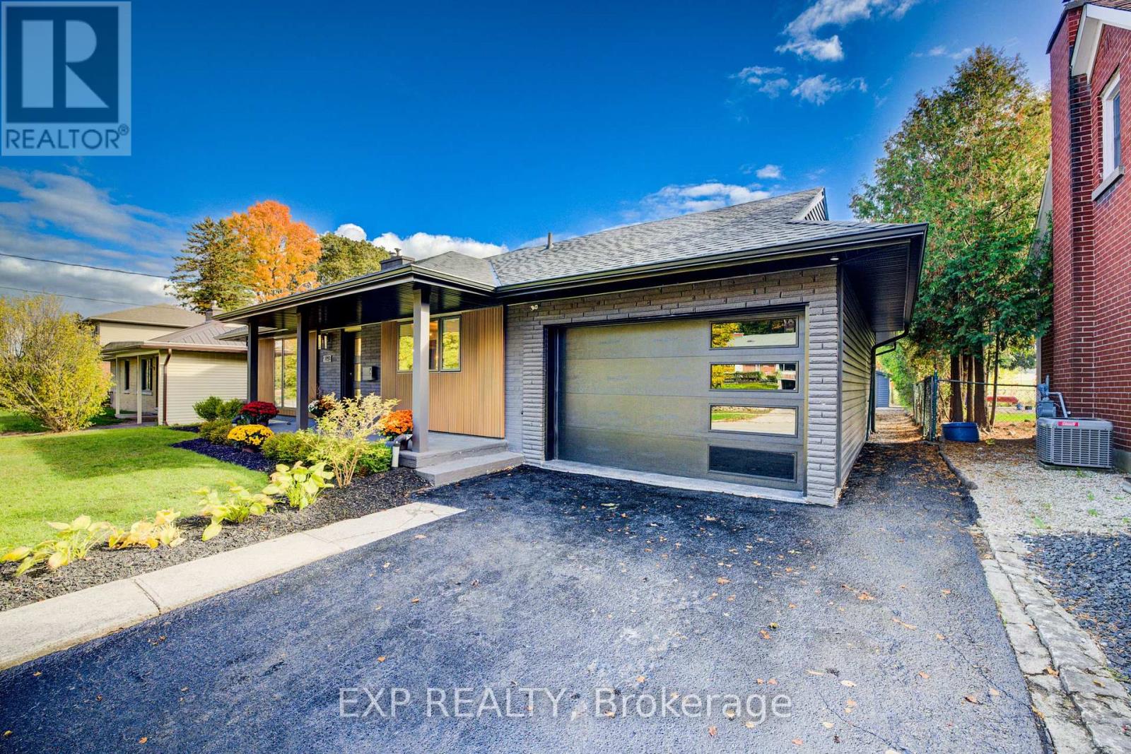 919 Union Street, Kitchener, Ontario  N2H 6J3 - Photo 2 - X12476866