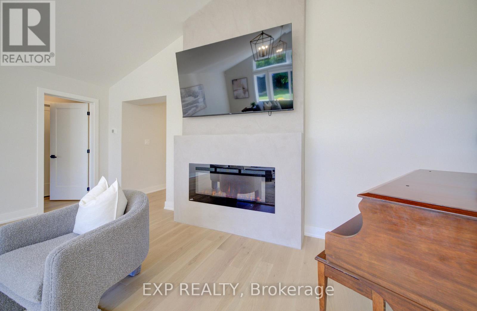 919 Union Street, Kitchener, Ontario  N2H 6J3 - Photo 25 - X12476866