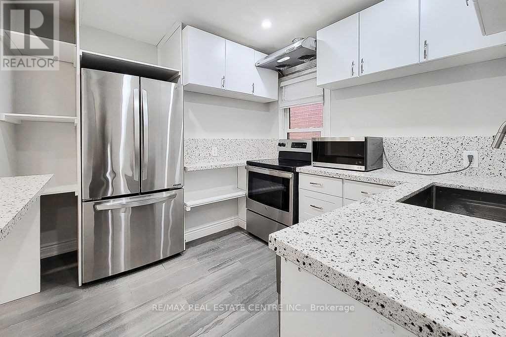 24 East 22nd Street, Hamilton, Ontario  L8V 2V3 - Photo 11 - X12476921
