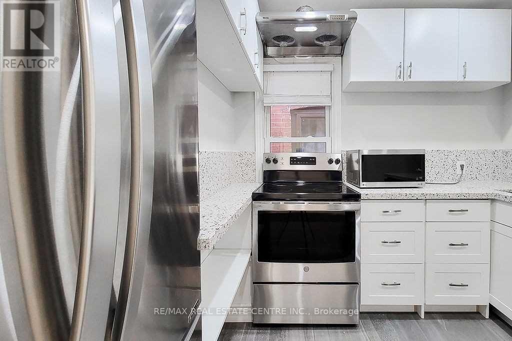 24 East 22nd Street, Hamilton, Ontario  L8V 2V3 - Photo 14 - X12476921