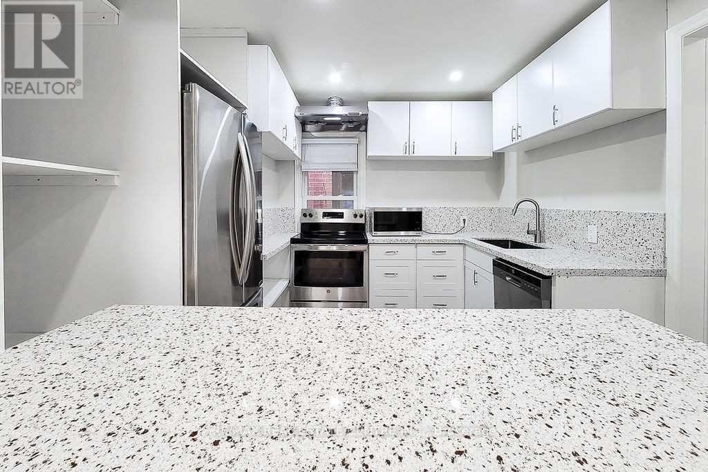 24 East 22nd Street, Hamilton, Ontario  L8V 2V3 - Photo 16 - X12476921