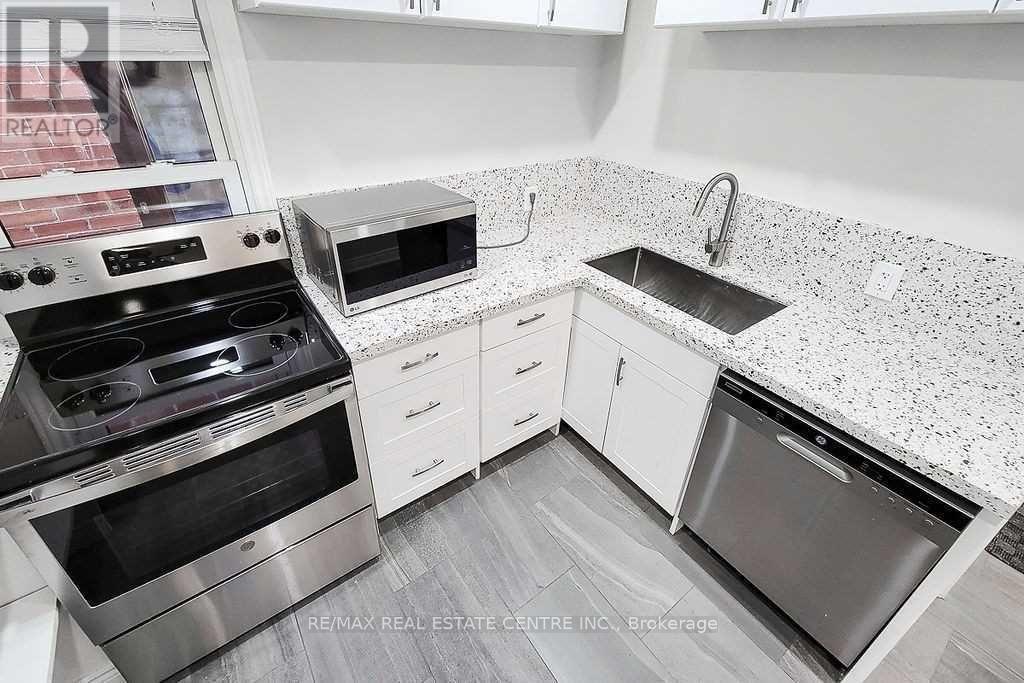 24 East 22nd Street, Hamilton, Ontario  L8V 2V3 - Photo 19 - X12476921