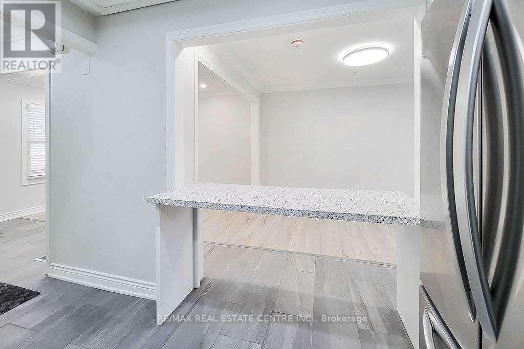 24 East 22nd Street, Hamilton, Ontario  L8V 2V3 - Photo 20 - X12476921