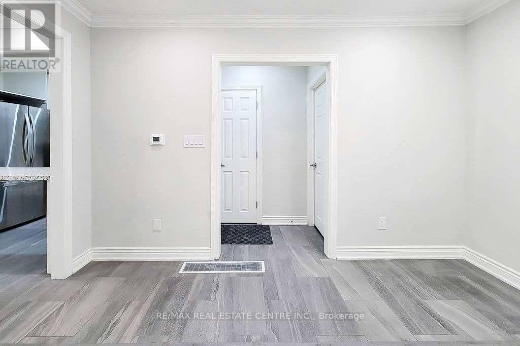 24 East 22nd Street, Hamilton, Ontario  L8V 2V3 - Photo 24 - X12476921