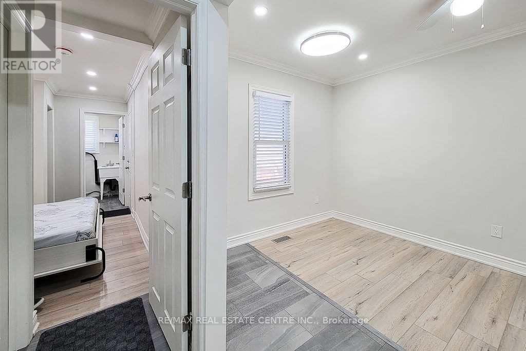24 East 22nd Street, Hamilton, Ontario  L8V 2V3 - Photo 26 - X12476921