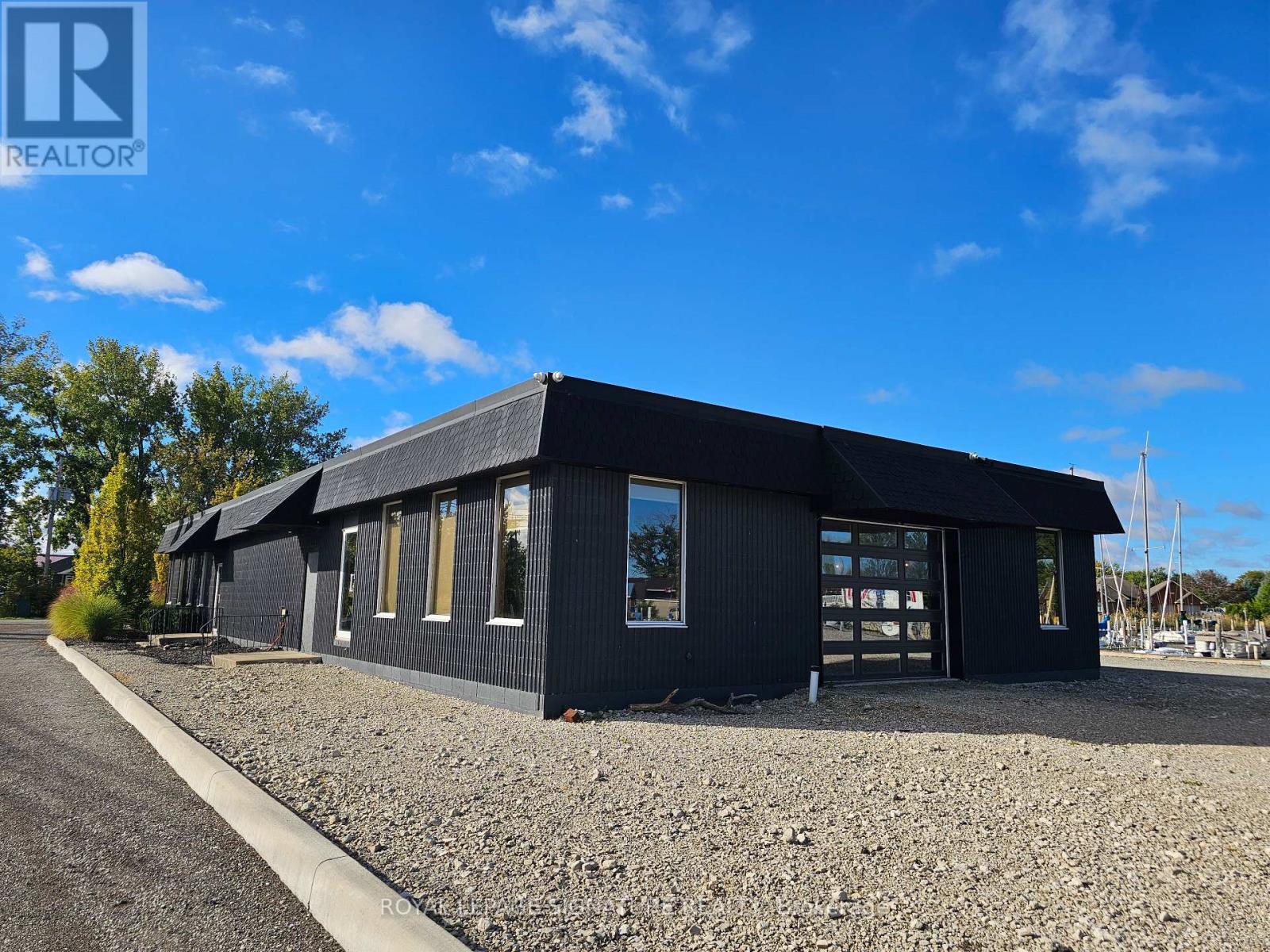 19150 Harbour Drive, Lakeshore, Ontario N0P 2L0 - Photo 1 - X12476938