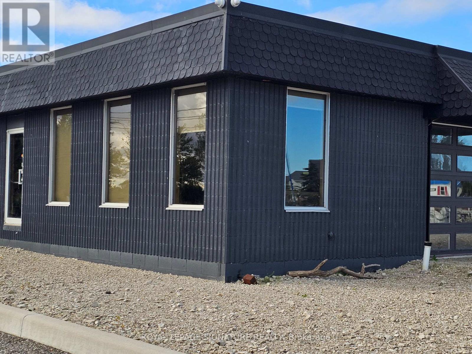 19150 Harbour Drive, Lakeshore, Ontario N0P 2L0 - Photo 10 - X12476938