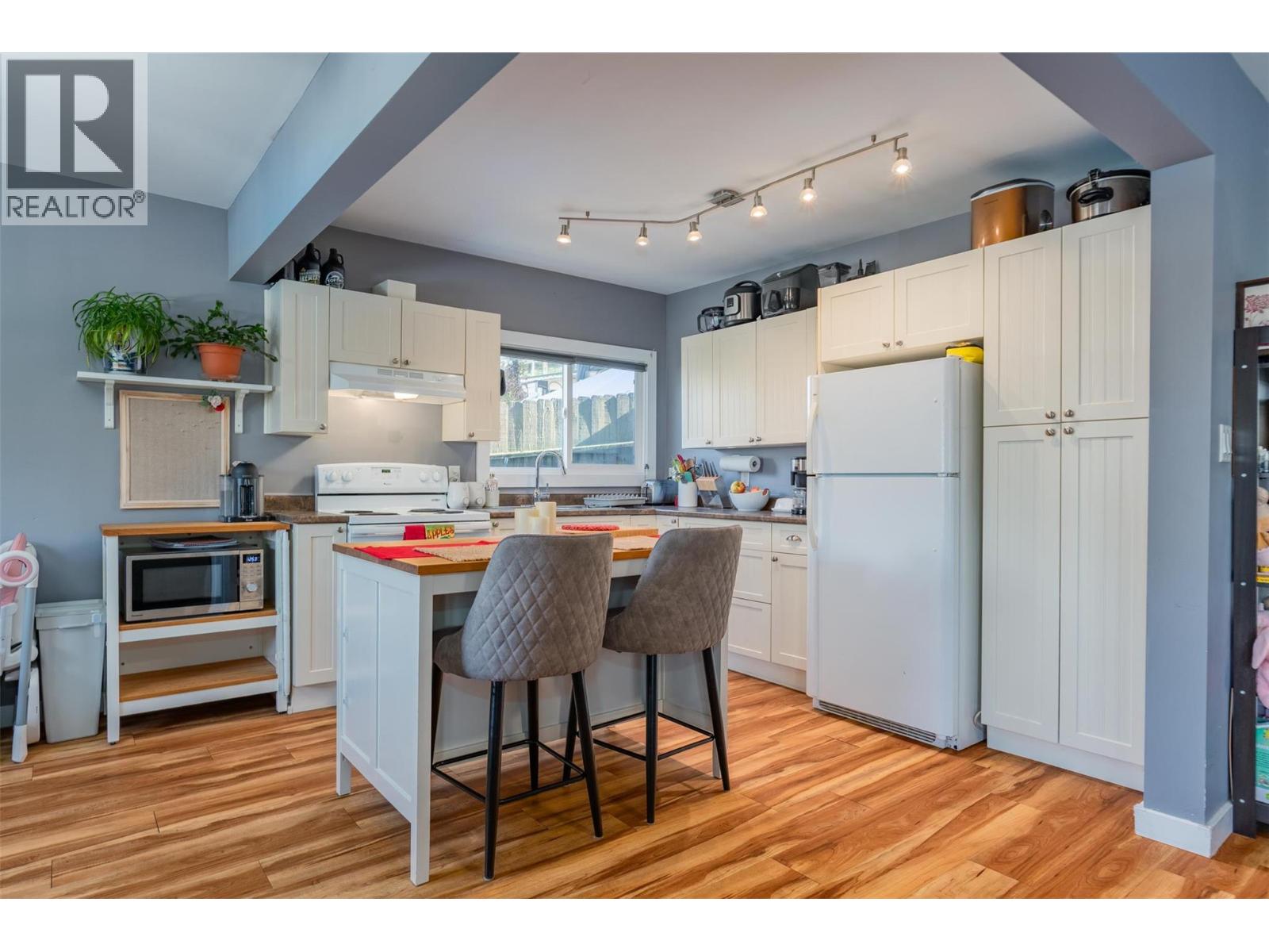680 Hendry Street, Trail, British Columbia  V1R 3J3 - Photo 6 - 10366548