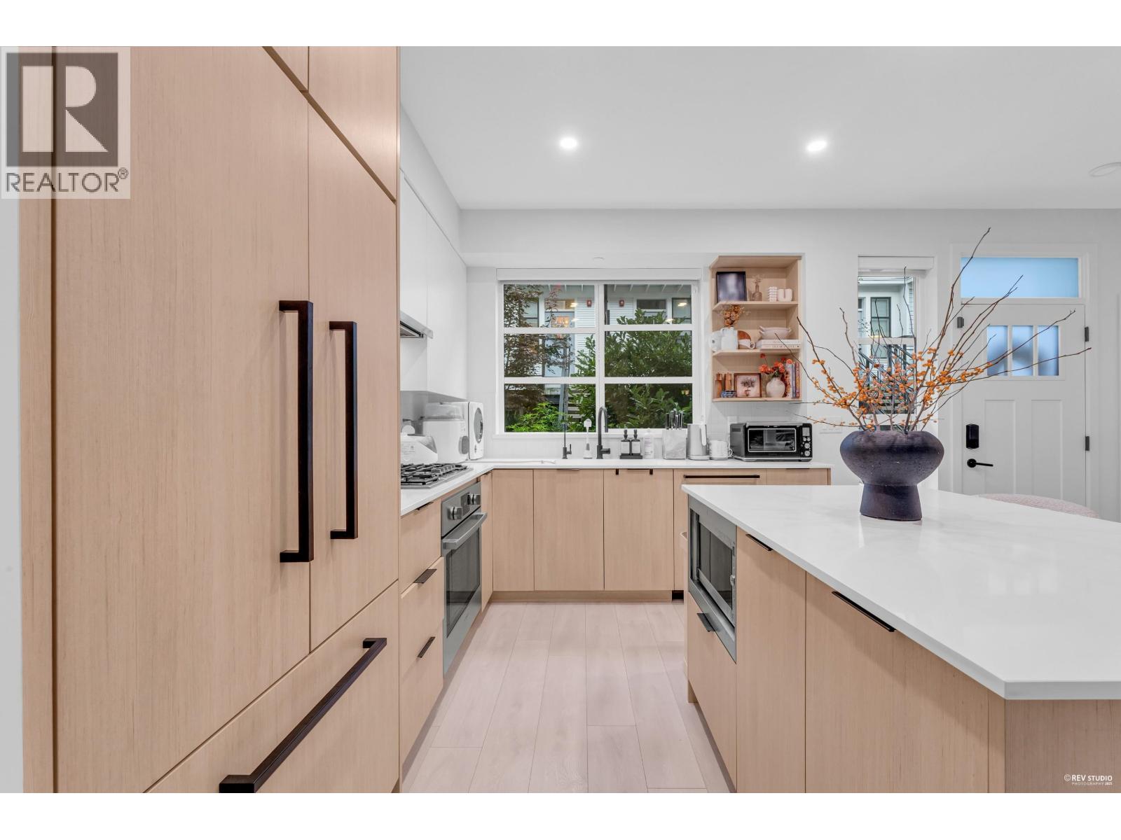 128 2045 Heritage Park Lane, North Vancouver, British Columbia  V7H 0E3 - Photo 11 - R3061100