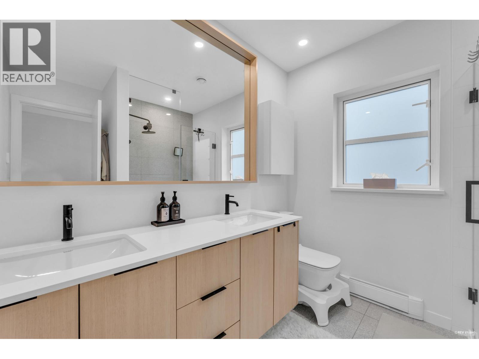 128 2045 Heritage Park Lane, North Vancouver, British Columbia  V7H 0E3 - Photo 17 - R3061100