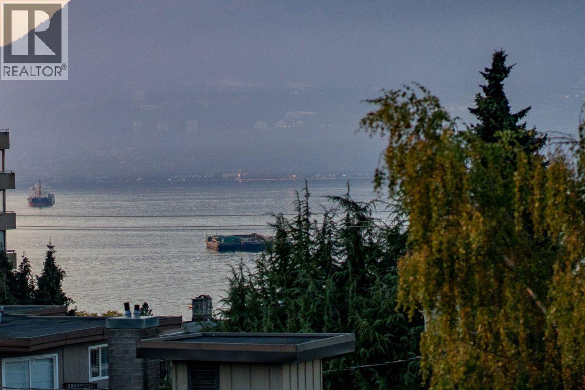 402 2216 W 3rd Avenue, Vancouver, British Columbia  V6K 1L4 - Photo 12 - R3061110