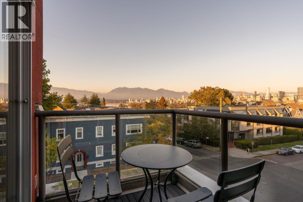 402 2216 W 3rd Avenue, Vancouver, British Columbia  V6K 1L4 - Photo 4 - R3061110