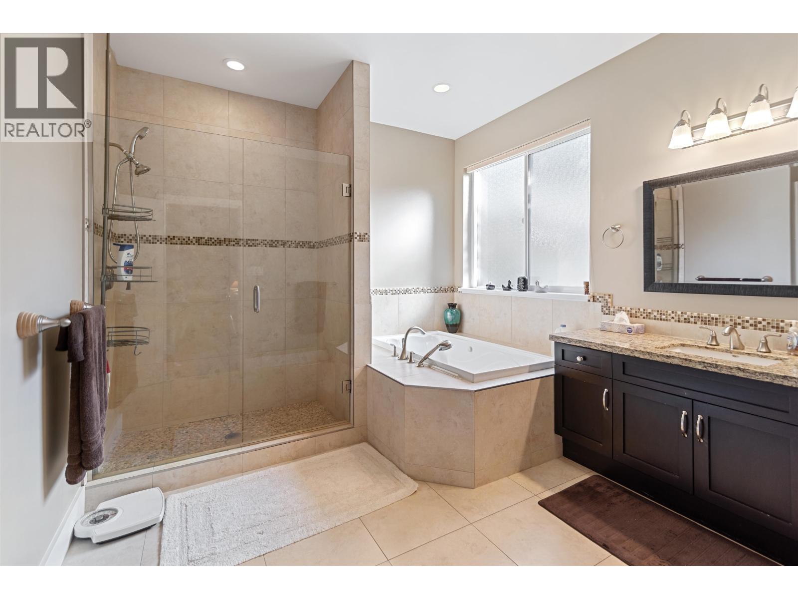 5005 Bay Road, Sechelt, British Columbia  V7Z 0E9 - Photo 18 - R3061118