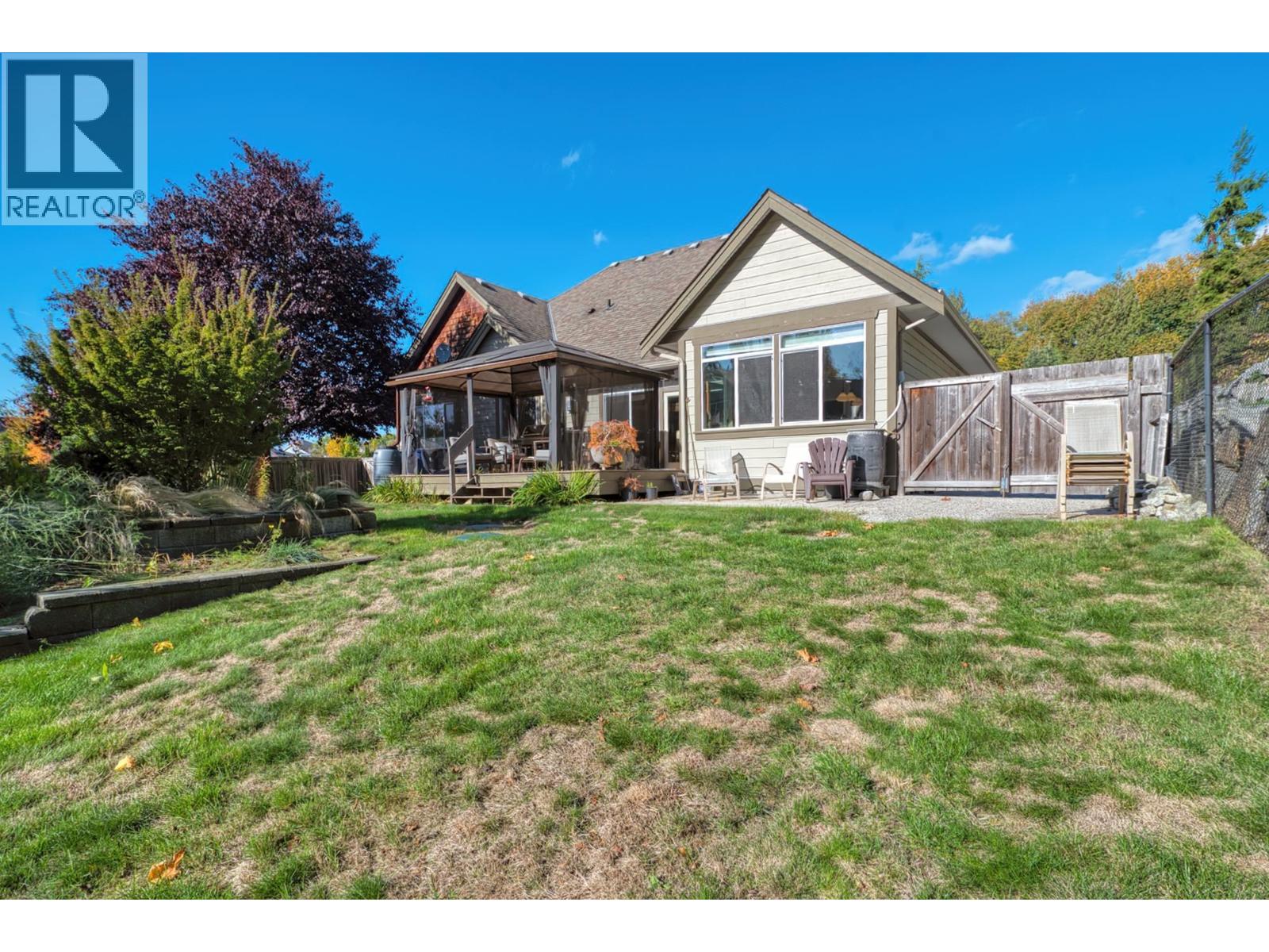 5005 Bay Road, Sechelt, British Columbia  V7Z 0E9 - Photo 4 - R3061118