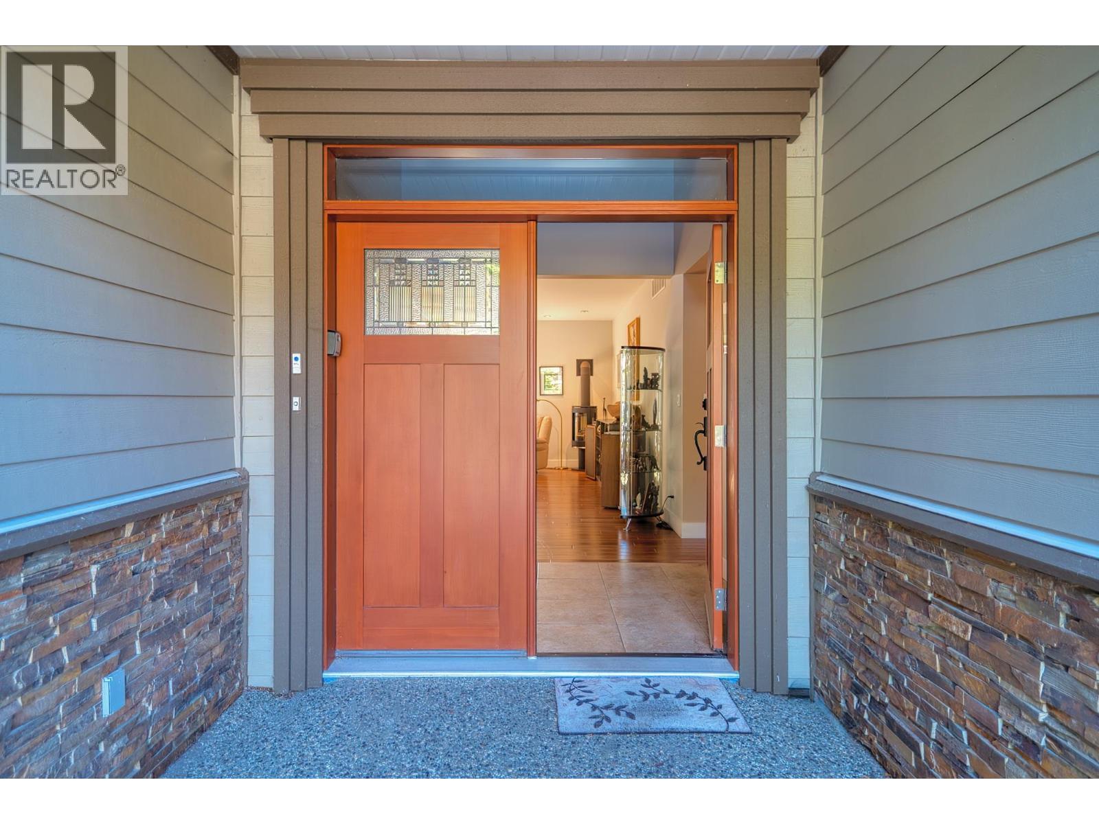 5005 Bay Road, Sechelt, British Columbia  V7Z 0E9 - Photo 6 - R3061118