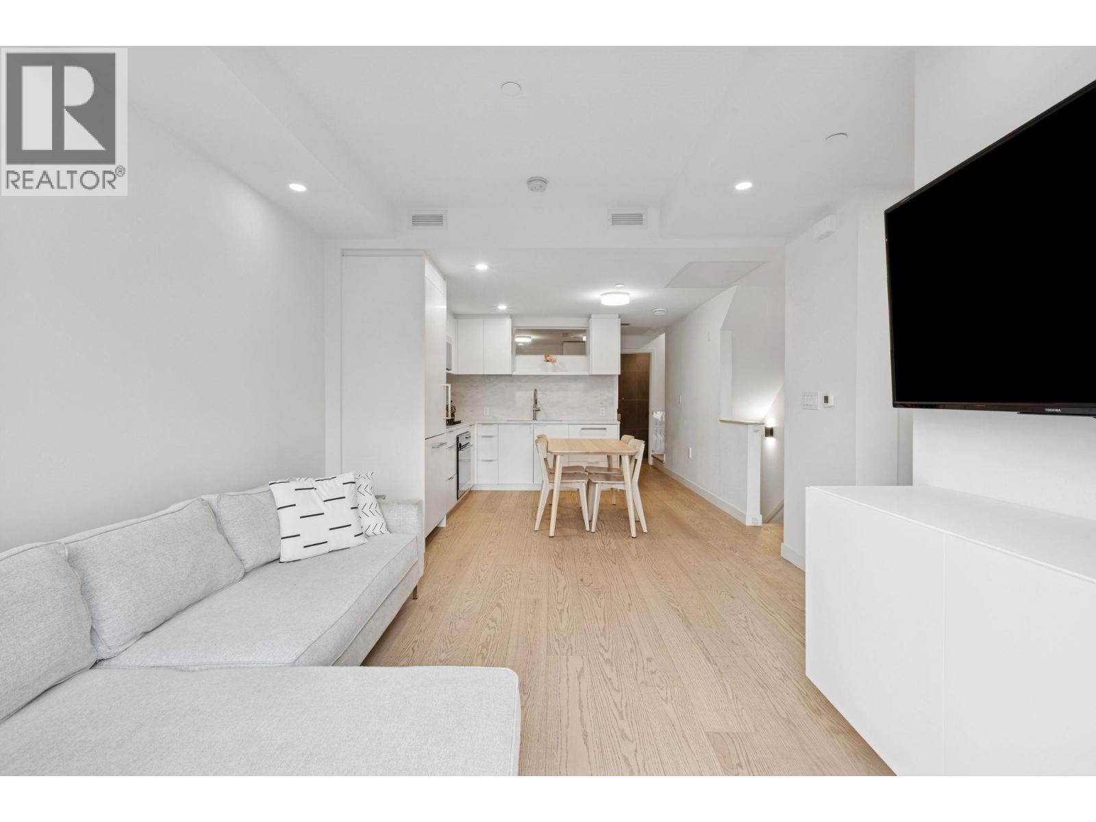 112 650 E 2nd Street, North Vancouver, British Columbia  V7L 1E3 - Photo 11 - R3060588