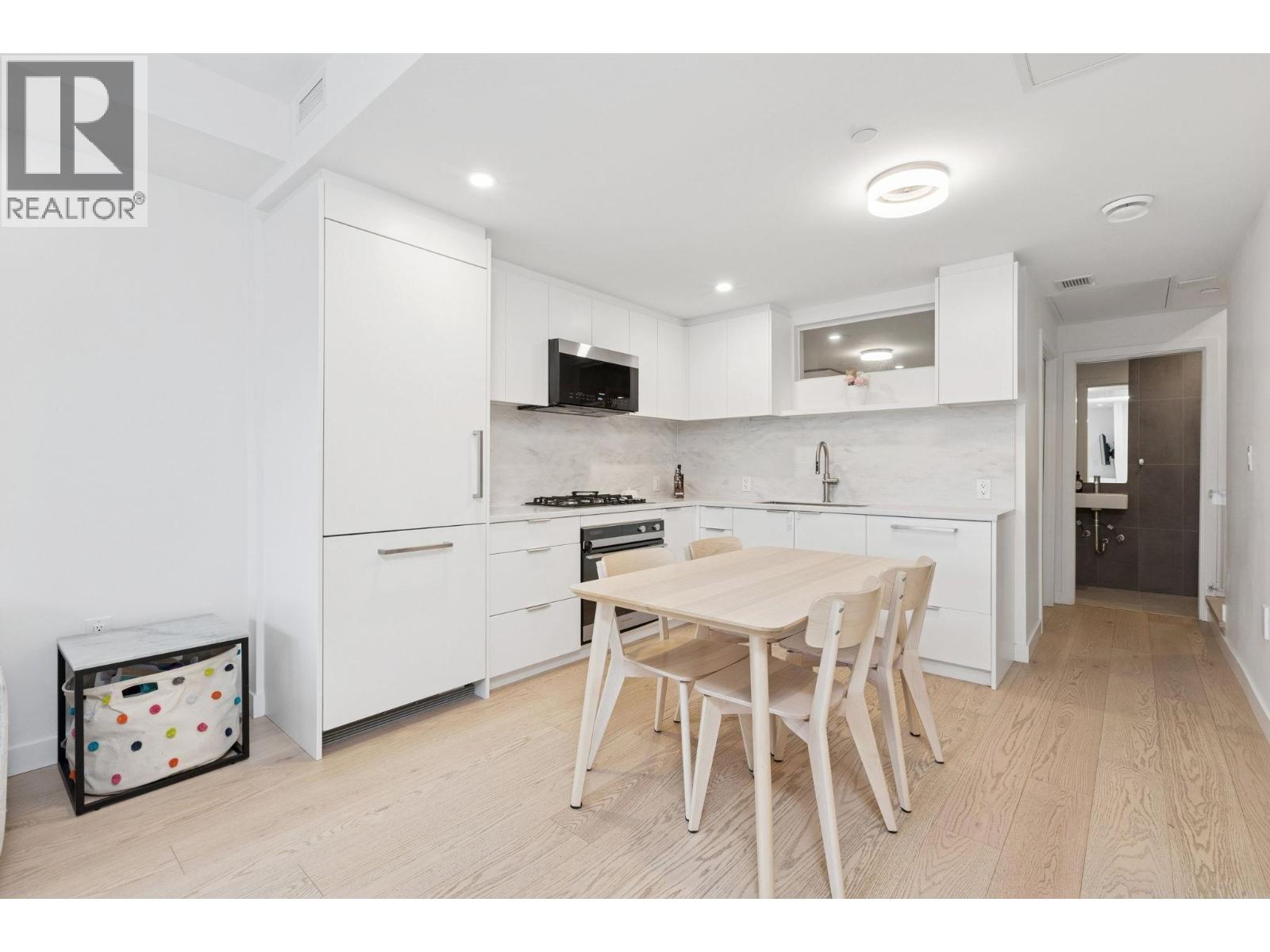 112 650 E 2nd Street, North Vancouver, British Columbia  V7L 1E3 - Photo 5 - R3060588