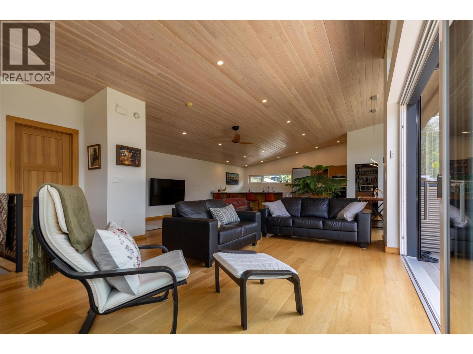 2 Piedmont Drive, Fernie, British Columbia  V0B 1M4 - Photo 14 - 10366569