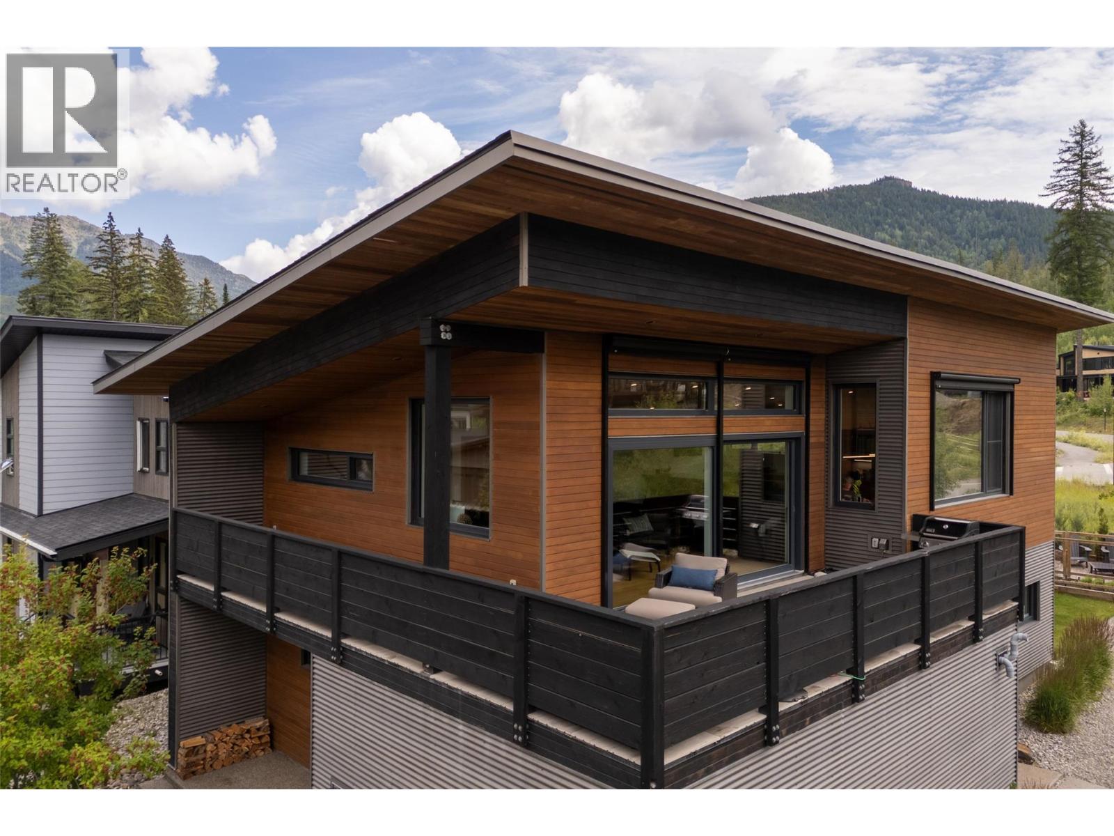 2 Piedmont Drive, Fernie, British Columbia  V0B 1M4 - Photo 4 - 10366569