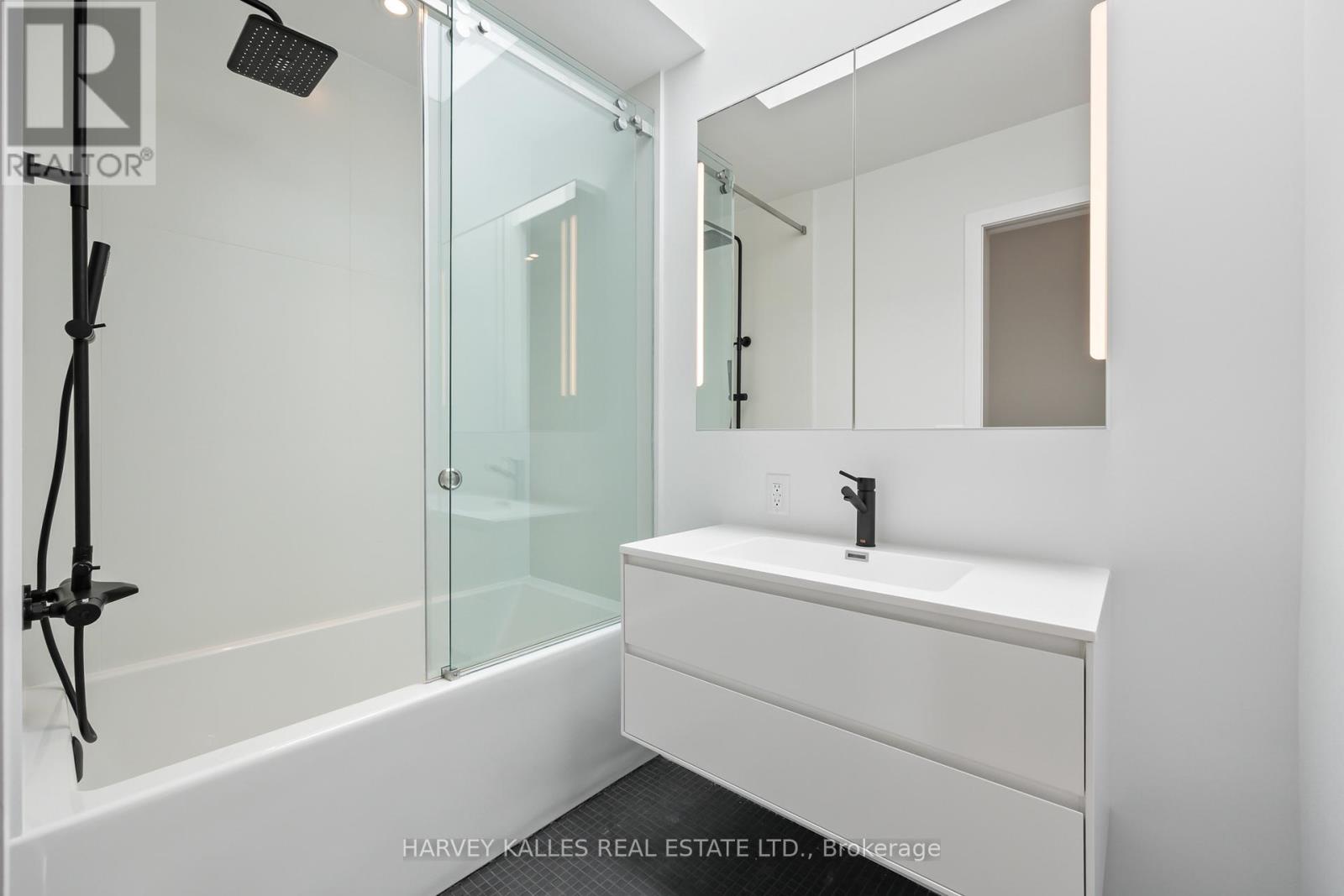 2 - 1730 Avenue Road, Toronto, Ontario  M5M 3Y6 - Photo 10 - C12449249