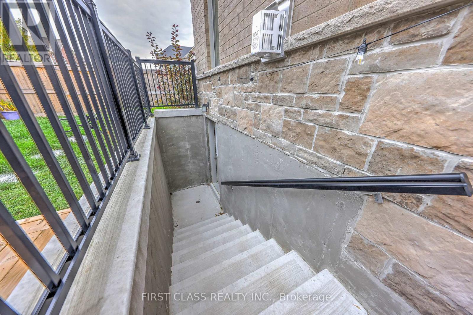 144 Byers Pond Way, Whitchurch-Stouffville (Stouffville), Ontario  L4A 4X3 - Photo 50 - N12474190