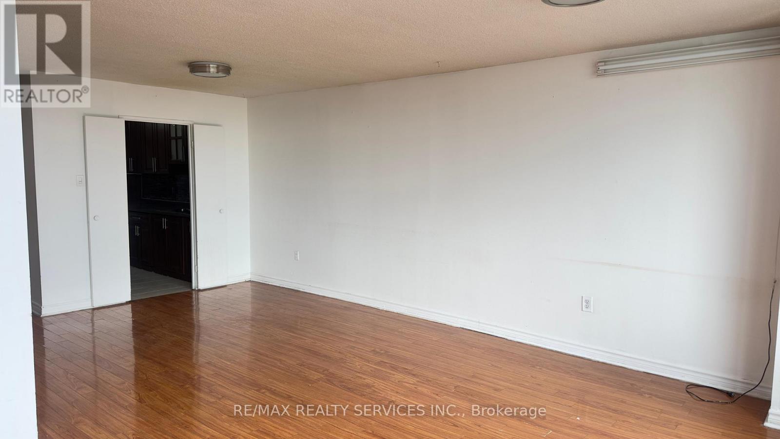 806 - 40 Panorama Court, Toronto, Ontario  M9V 4M1 - Photo 5 - W12379157