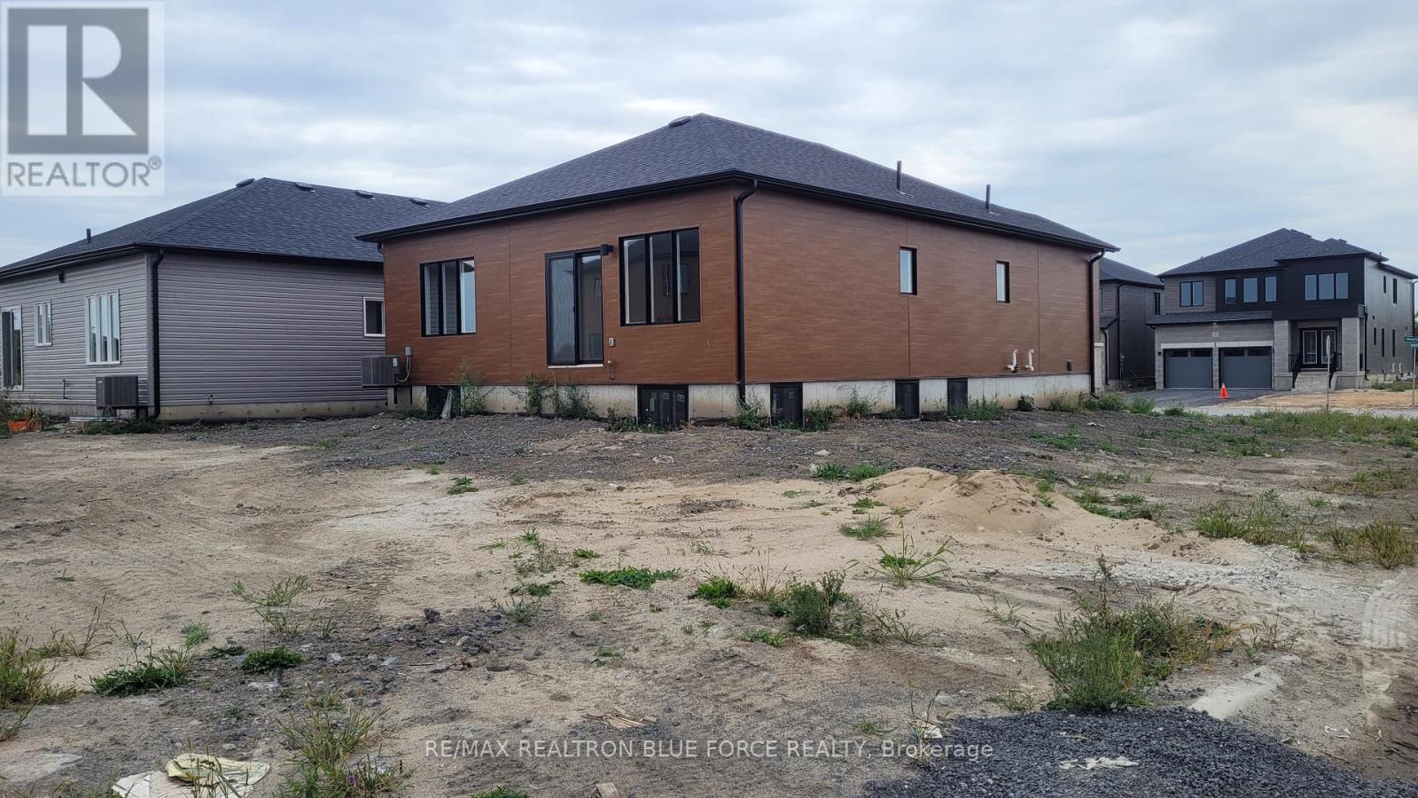 Main - 92 Creighton Drive, Loyalist, Ontario  K0H 2H0 - Photo 3 - X12429197