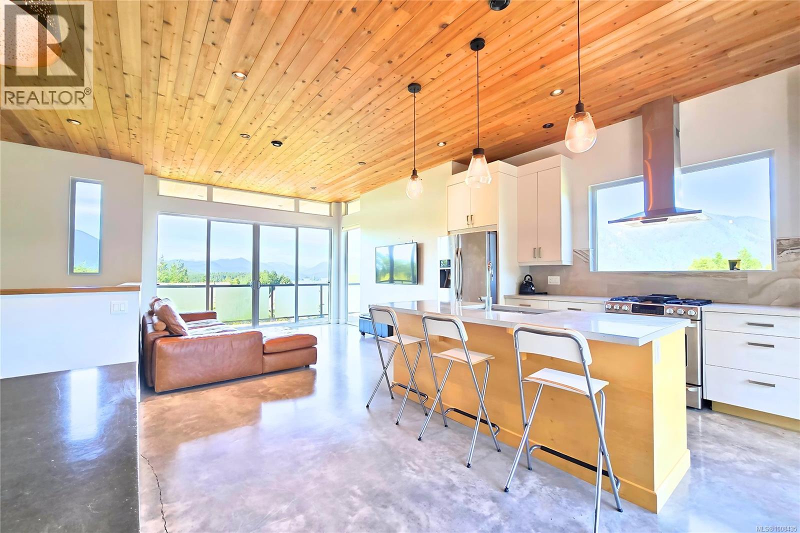 604 Alberto Rd, Tofino, British Columbia  V0R 2Z0 - Photo 10 - 1008435