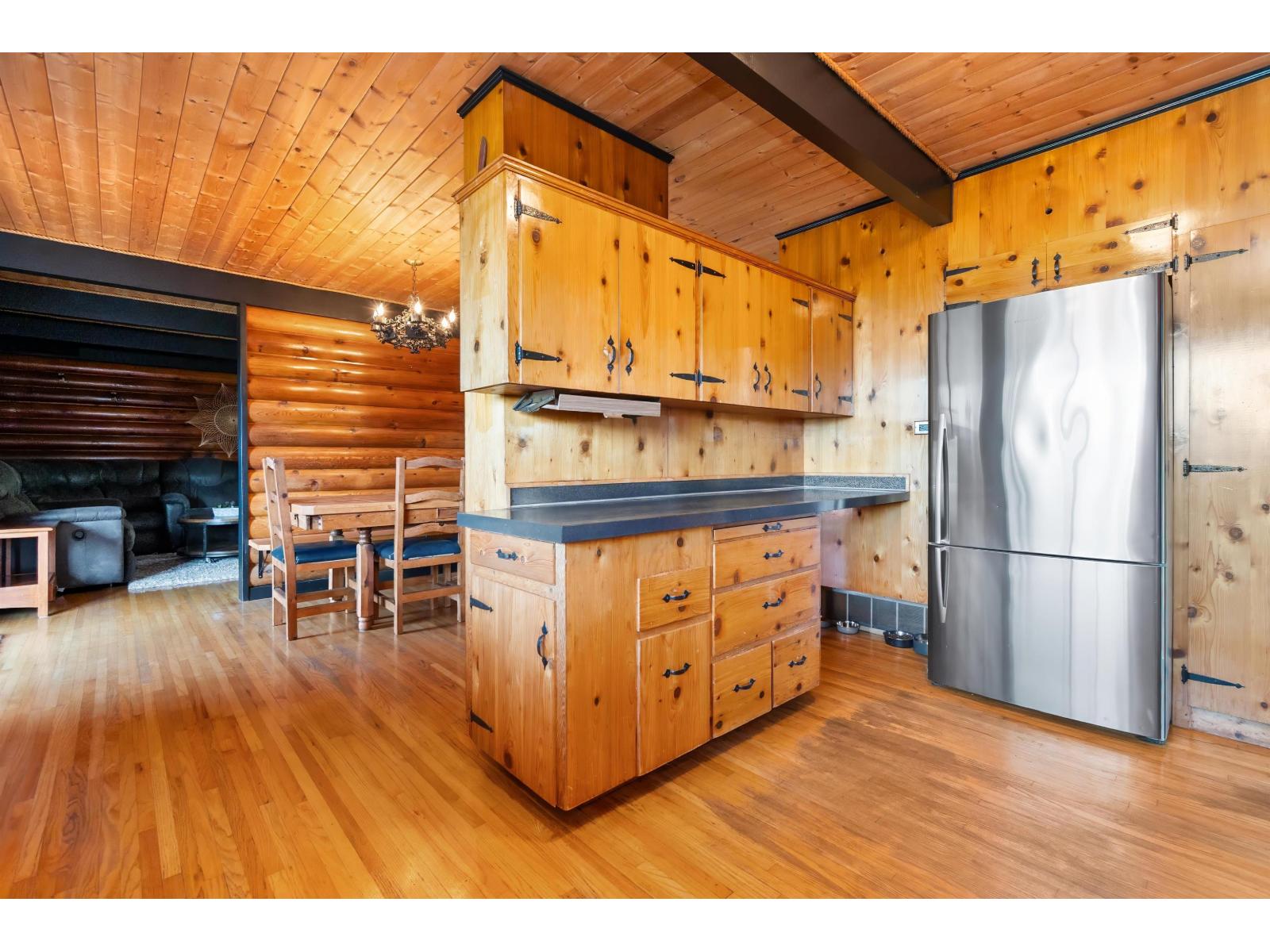 18058 57a Avenue, Surrey, British Columbia  V3S 1J6 - Photo 11 - R3048666